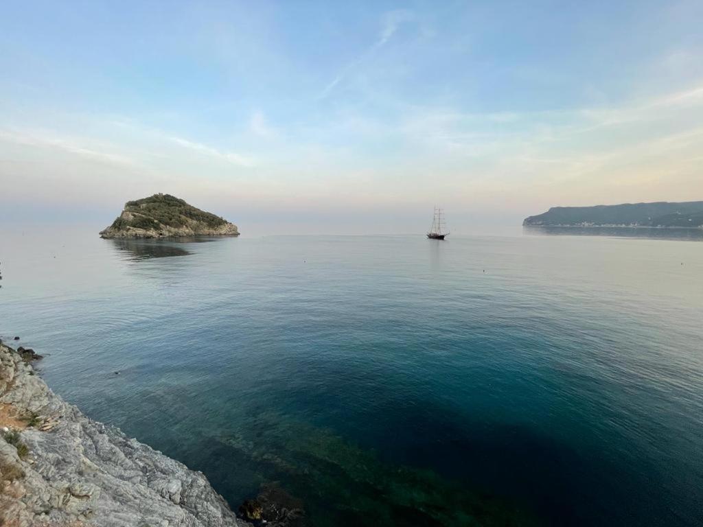 Una Finestra Sul Mare Home 1 Bergeggi Luaran gambar