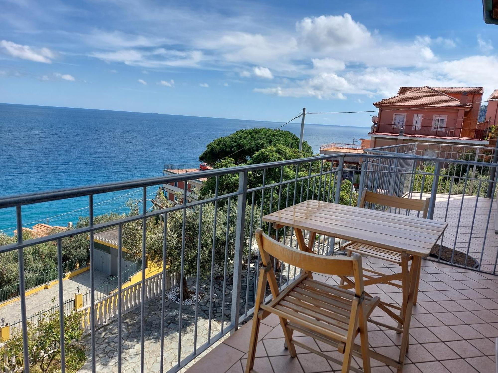 Una Finestra Sul Mare Home 1 Bergeggi Luaran gambar