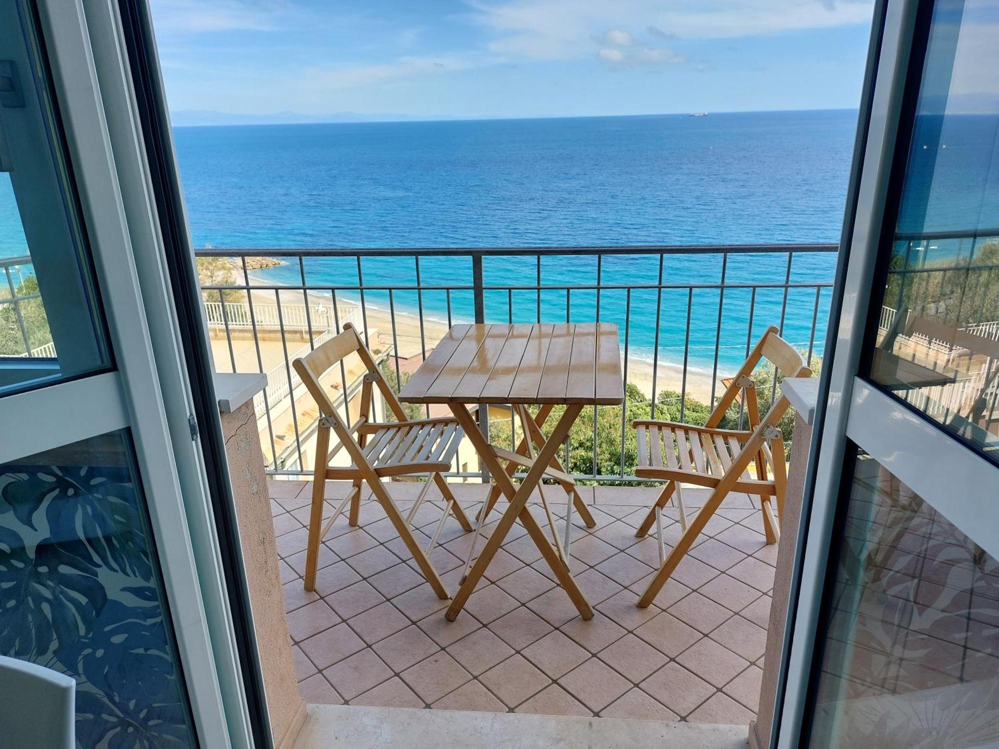 Una Finestra Sul Mare Home 1 Bergeggi Luaran gambar